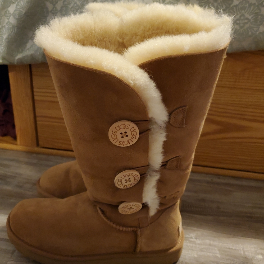 Bailey Button Uggs